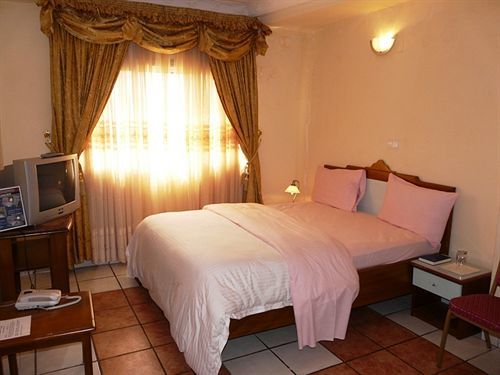 Azam Hotel Bamenda Exterior foto