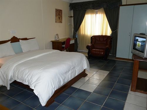 Azam Hotel Bamenda Exterior foto